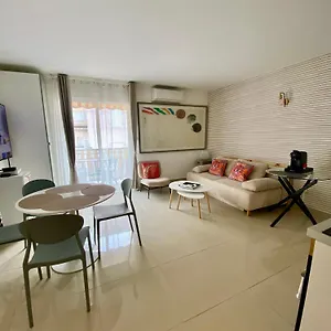 3 Pieces- Vieux Port- Terrasse - Parking Possible , Cannes France